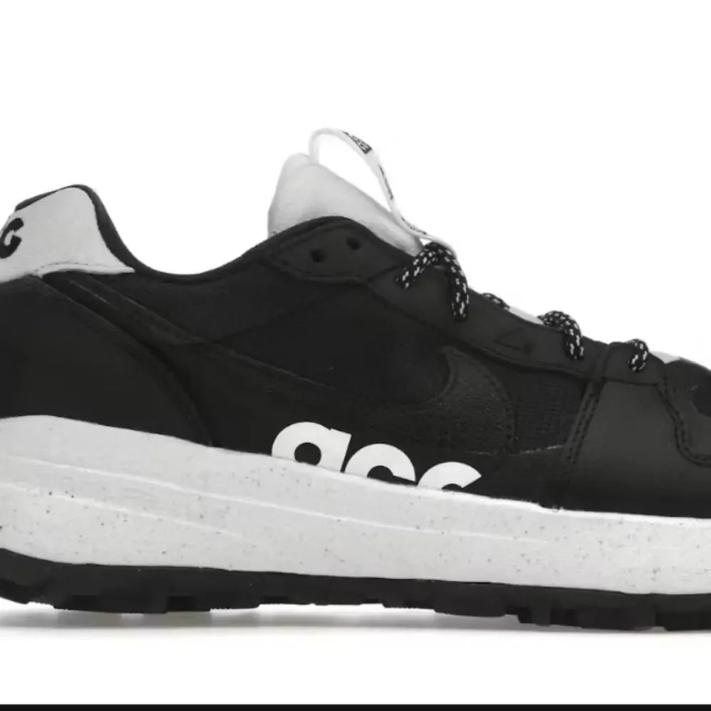 Nike ACG Lowcate Black White Size 7 Gorpcore, Adventure, Traction, Outdoor, Hike